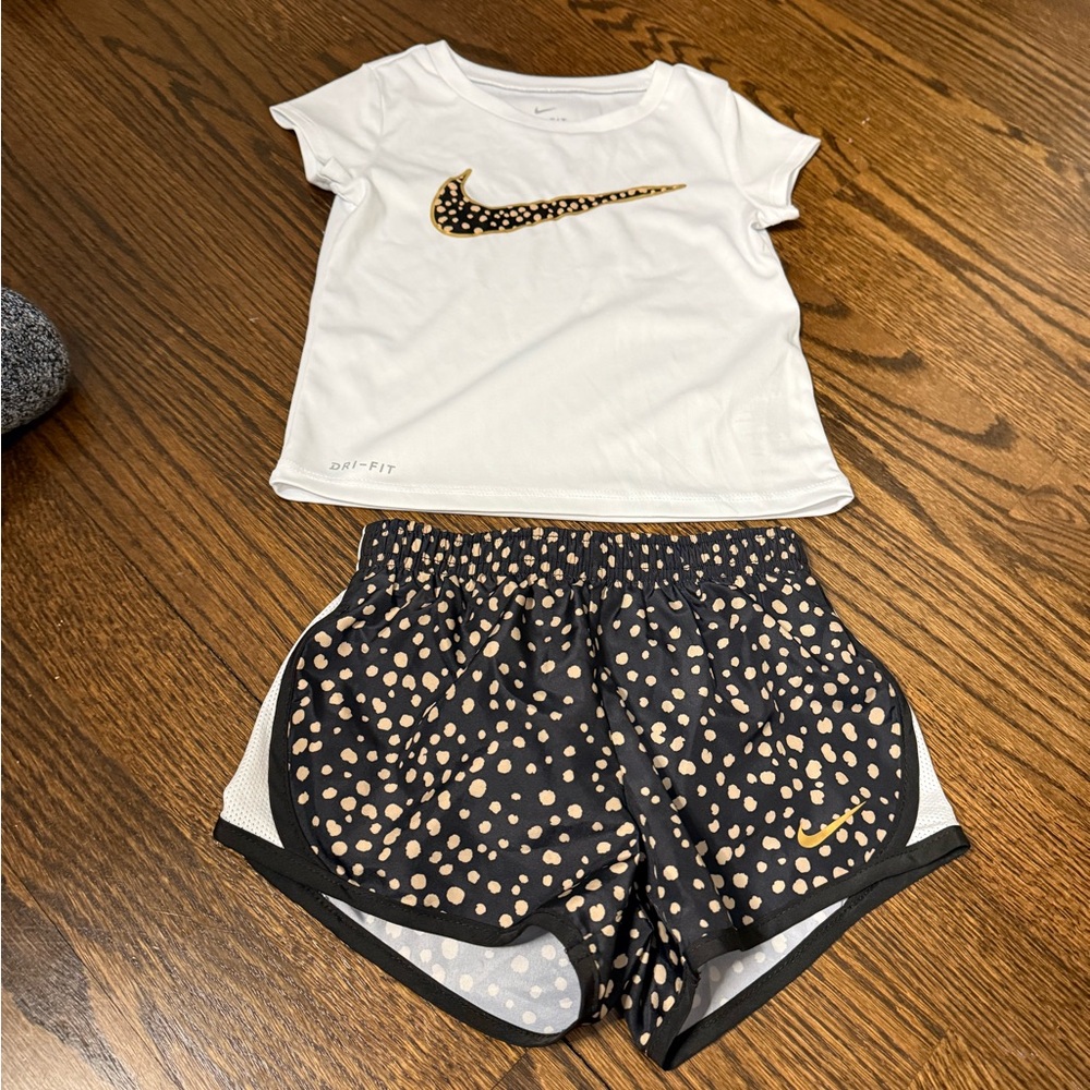 Nike Kids Matching Set - White and Black with Gold